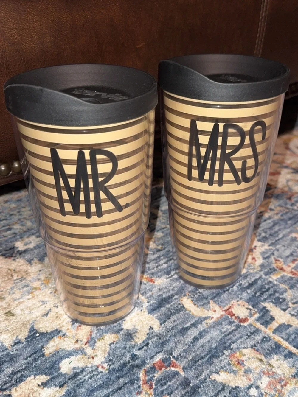 NewHAPPY EVERYTHING LAURA JOHNSON TERVIS BUNDLE OF 2 PLASTIC TUMBLERS MR. & MRS.